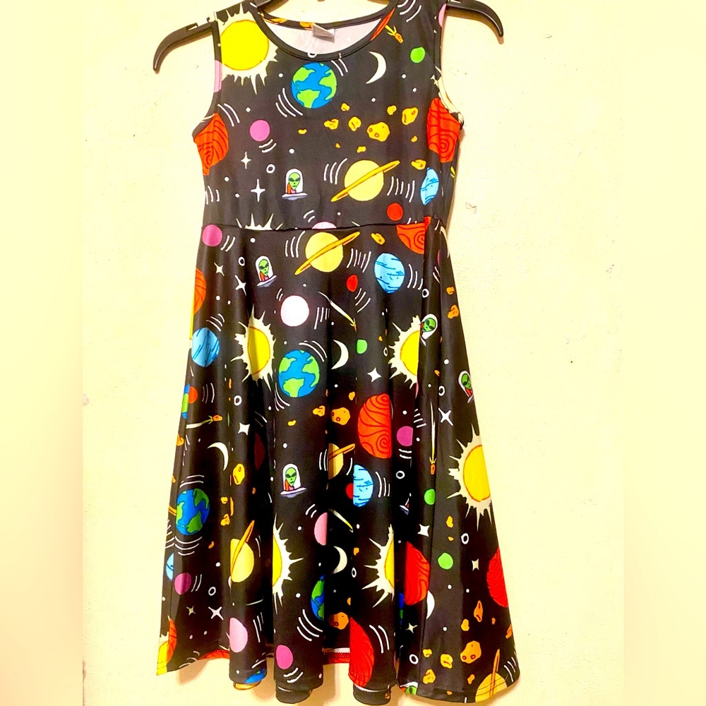 Women’s S/XS or Girls XL Funny Co Kid Planets and Aliens Dress